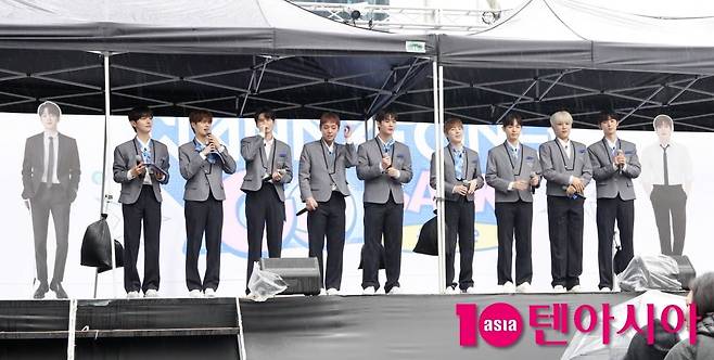 워너원 9명이 7년 만에 팬들과 다시 만났다./사진=텐아시아DB