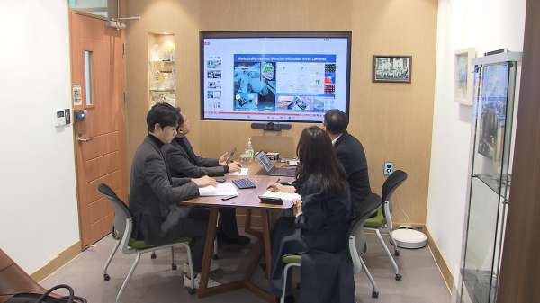 7일 오전 취재진에게 기술의 원리 등을 설명한 정기훈 KAIST 교수