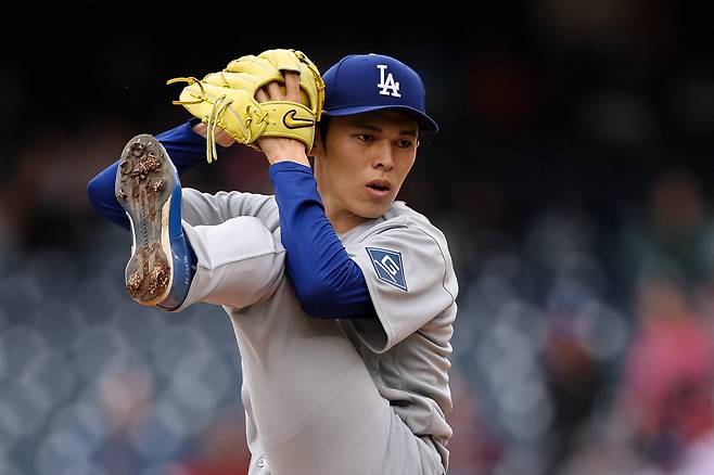 LA 다저스 사사키 로키가 지난 6일(한국시각) 워싱턴 내셔널스와의 원정경기에 선발등판해 투구하고 있다. AFP연합뉴스