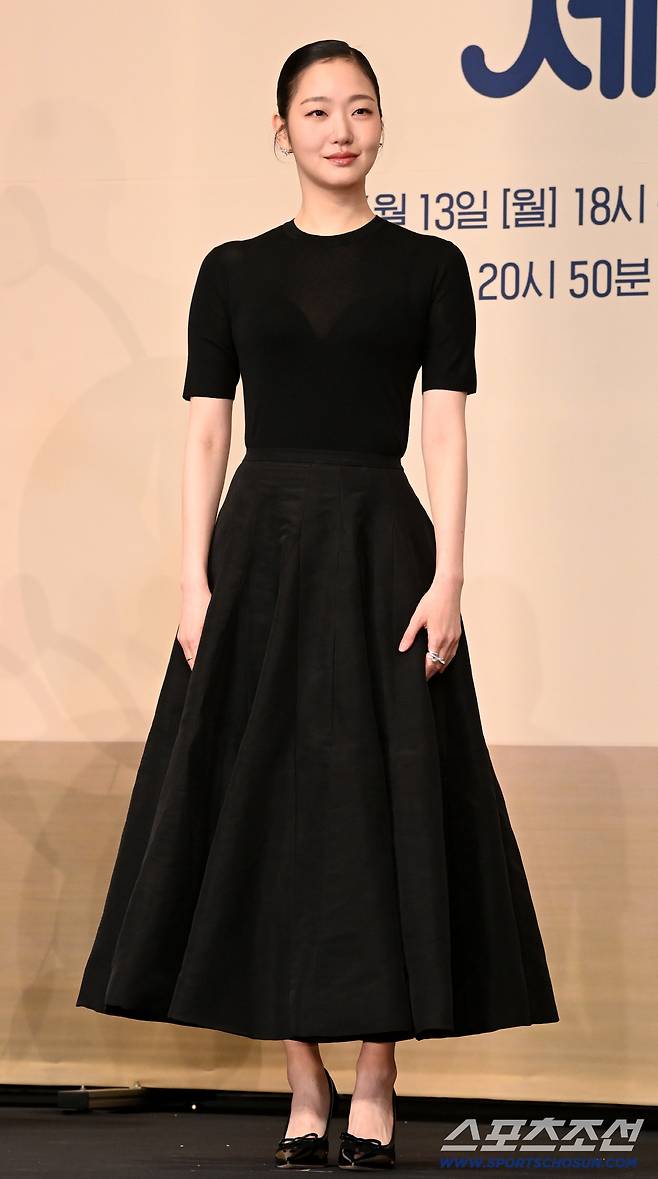 7일 서울 더링크호텔에서 열린 티빙 오리지널 '유미의 세포들 시즌3'의 제작발표회. 김고은이 포토타임을 갖고 있다.허상욱 기자wook@sportschosun.com/2026.04.07/