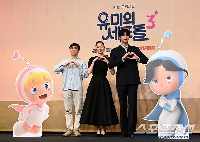7일 서울 더링크호텔에서 열린 티빙 오리지널 '유미의 세포들 시즌3'의 제작발표회. 이상엽 감독, 김고은, 김재원이 포토타임을 갖고 있다.허상욱 기자wook@sportschosun.com/2026.04.07/