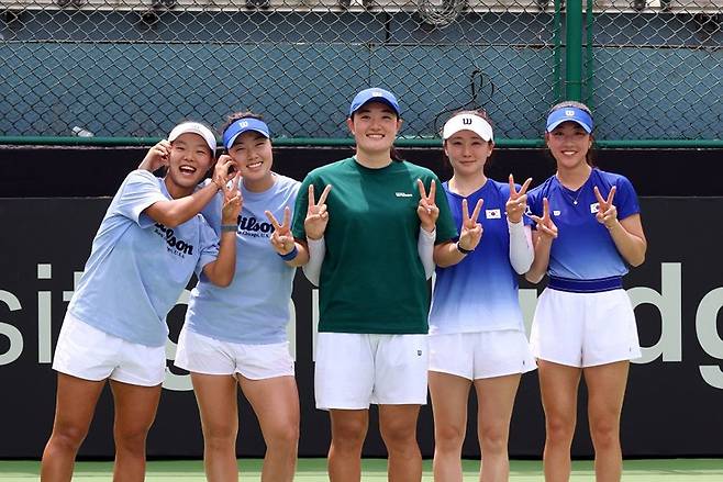 백다연, 정보영, 이은혜, 박소현, 장가을(왼쪽부터) / 델리테니스협회(DLTA)