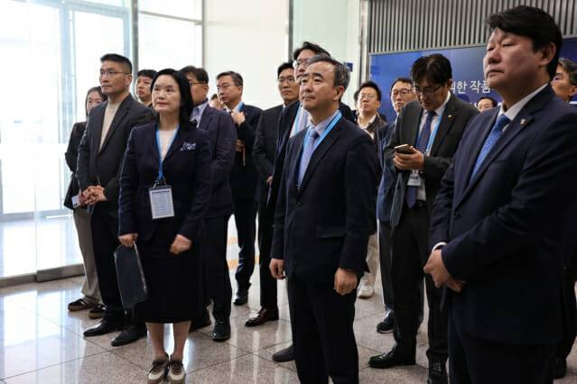 임문영 상근부위원장과 지역특별위원회 위원들이 오늘 7일 창원대학교를 방문해 ‘제조 AX 확산을 위한 창원지역 기업간담회’를 개최하고, 지역기업들의 정책 수요를 청취했다. (사진=국가AI전략위)