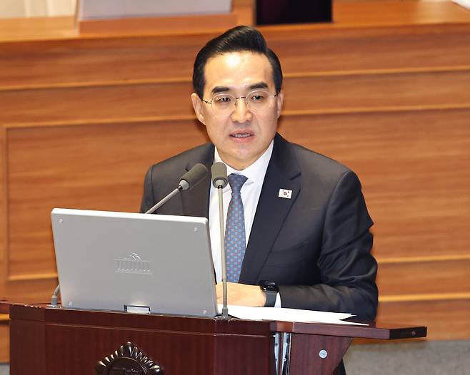 박홍근 기획예산처 장관이 6일 오후 서울 여의도 국회 본회의에서 경제에 관한 대정부질문에 답변을 하고 있다. /뉴시스