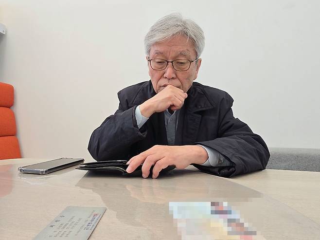 고 김창민 감독의 아버지 김상철씨. 지난해 10월 20일 김 감독은 폭행당해 의식불명 상태에 빠졌다가 같은해 11월 7일 뇌사 판정을 받자 4명에게 장기 기증을 하고 숨졌다. 손성배 기자