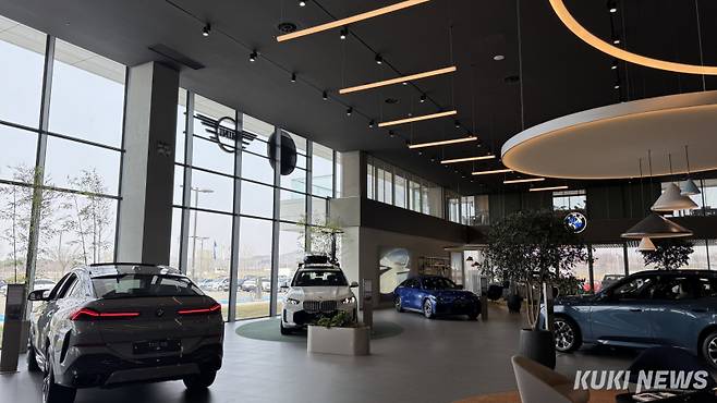 드라이빙 센터 실내 모습. 드라이빙 센터는 차량 성격별로 공간을 분리해 운영하고 있었다. 김수지 기자