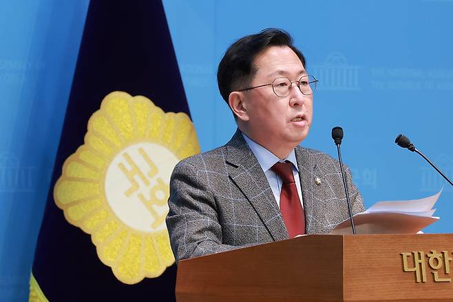 유용원 국민의힘 의원이 지난달 3일 국회 소통관에서 러시아-우크라이나 전쟁과 관련해 우크라이나를 방문한 결과를 발표하고 있다. [연합뉴스]