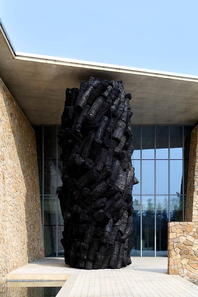 이배 ‘불로부터(issu du feu)’. [뮤지엄 산]