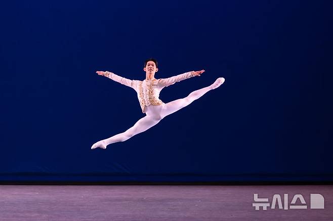 [서울=뉴시스]발레리노 박건희. (사진=마포문화재단 제공)