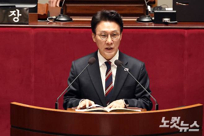 김민석 국무총리가 7일 서울 여의도 국회에서 열린 예산결산특별위원회 전체회의에 출석해 인사말을 하고 있다. 윤창원 기자