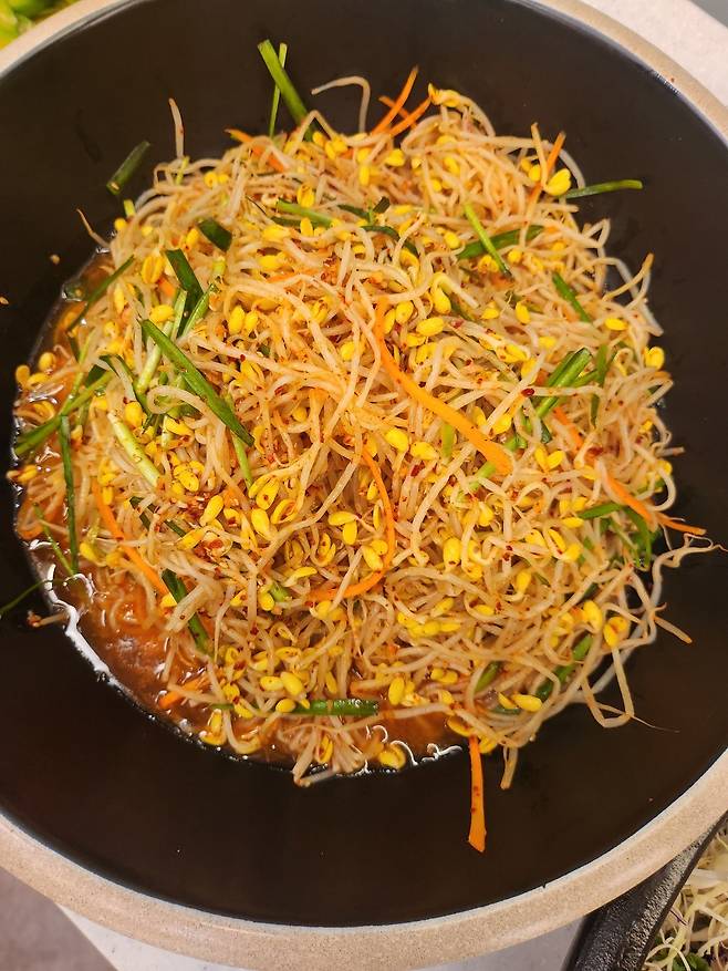 콩나물은 무침, 볶음, 국 등 다양한 요리로 즐길 수 있다. 김기환 기자