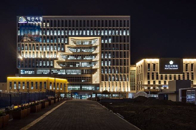 전북 익산시 신청사 야경. 익산시 제공