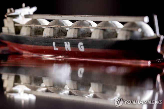 LNG 운반선(일러스트) [로이터 연합뉴스 자료사진 재판매 및 DB 금지]