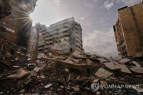 지난 3월 14일 이스라엘 공습에 파괴된 레바논 베이루트 남부 교외 [AP 연합뉴스 자료사진. 재판매 및 DB 금지]