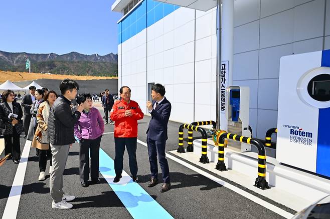 속초 종합경기장 수소충전소 준공 [강원특별자치도 제공. 재판매 및 DB 금지]