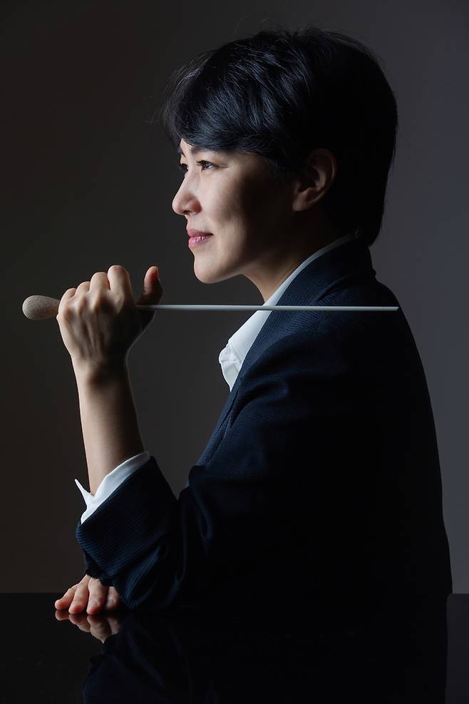 ▲ 지휘자 여자경&nbsp;/사진제공=인천문화재단&nbsp;
