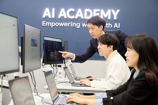삼성바이오에피스가 인공지능(AI) 시대 글로벌 경쟁력 제고를 위해 전 임직원을 대상으로 AI 역량 강화 교육을 실시하고 있다. /사진=삼성바이오에피스