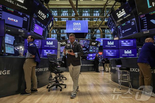 NYSE 트레이더들. ⓒ 로이터=뉴스1