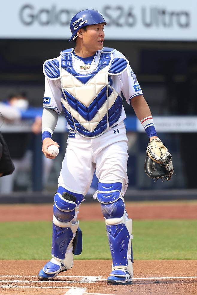 삼성 박세혁이 24일 대구삼성라이온즈파크에서 열린 2026 KBO리그 시범경기 KIA와 경기에서 포수 수비를 소화하고 있다. 사진 | 삼성 라이온즈