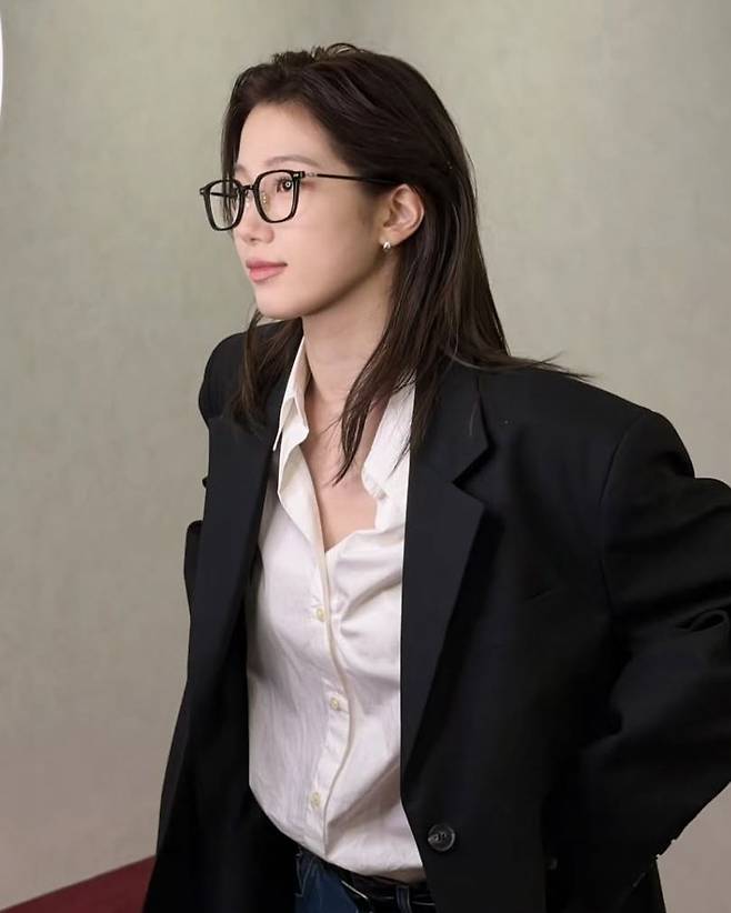 인스타그램 @zuhazana