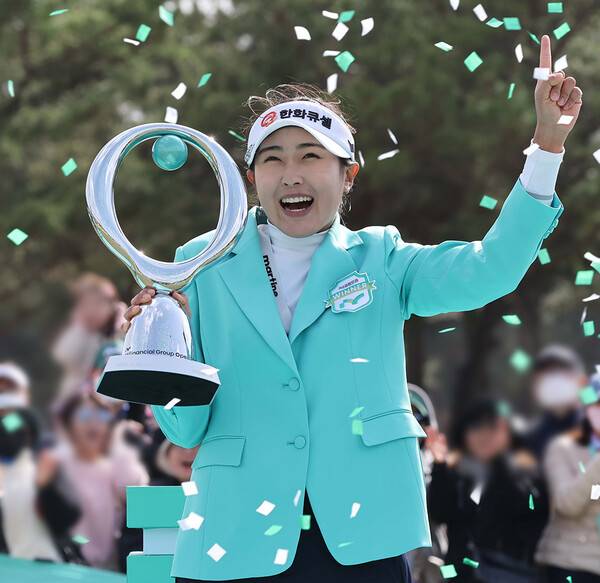 한국여자프로골프(KLPGA) 투어 iM금융오픈에 출전하는 디펜딩 챔피언 김민주 프로. 사진은 2025년 우승 때 모습이다. 사진제공=KLPGA (사진을 무단으로 사용하지 마십시오.)