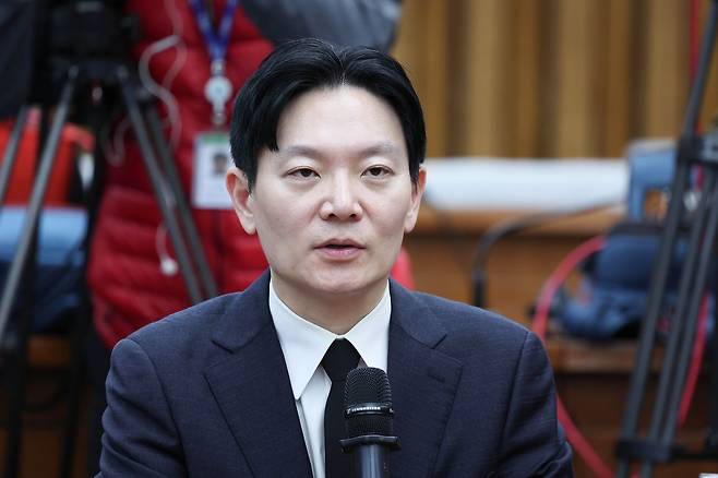 박상용 검사가 7일 오전 국회에서 국민의힘 주도로 열린 민주당의 공소취소 재판조작 진상규명 청문회에 출석해 의원들 질의에 답하고 있다. 임현동 기자