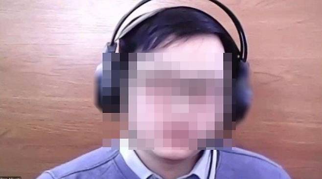 ‘김정은을 욕하라’는 요구에 당황하는 지원자. 사진 엑스 캡처