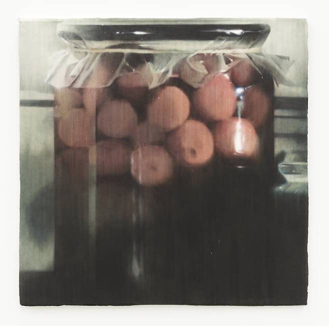 김소영 '살 Flesh 2'(2024). 153.5x153.5cm, 나무 패널 위 장지에 아크릴