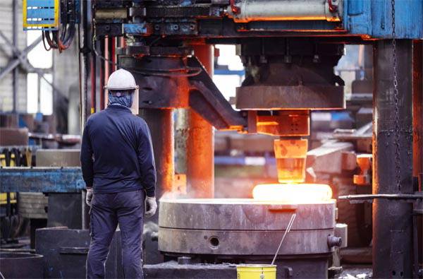 부산의 한 공장 모습. 사진은 기사와 관련 없음. 국제신문DB