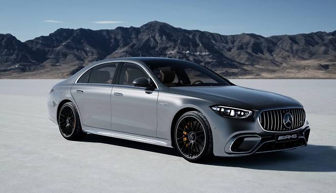 ‘메르세데스-AMG S 63 E 퍼포먼스 마누팍투어 익스클루시브 에디션’. 벤츠 코리아 제공