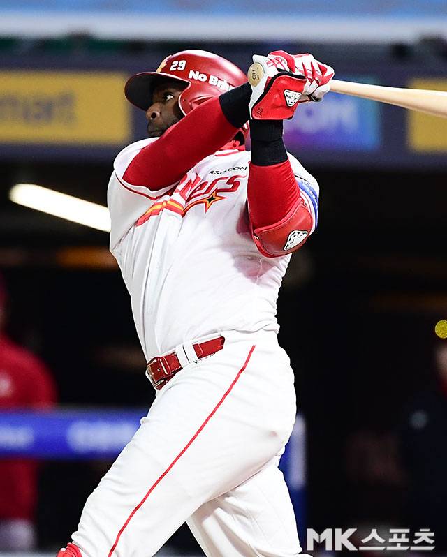 에레디아는 8일 한화전에서 홈런을 쏘아올렸다. 사진=김영구 기자