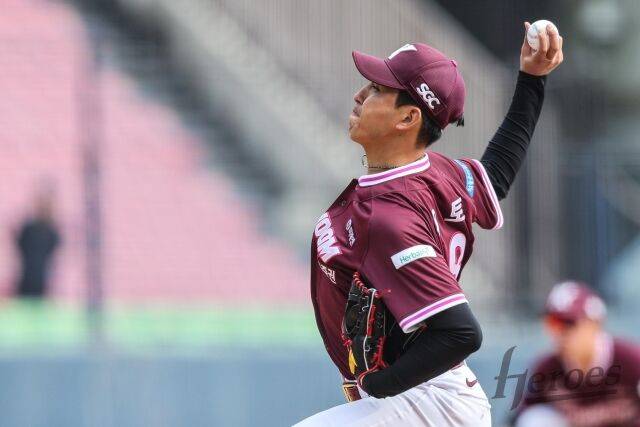 배동현의 승리를 지킨 유토./키움 히어로즈