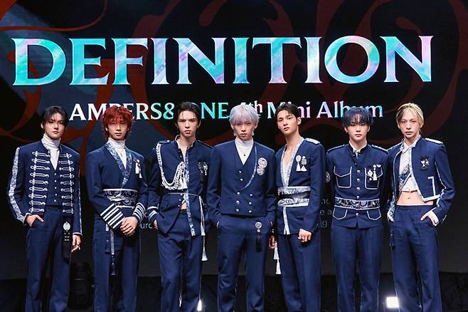 그룹 앰퍼샌드원이 8일 오후 2시 서울 용산구 노들섬 라이브하우스에서 미니 4집 '데피니션' 쇼케이스를 열었다. FNC엔터테인먼트 제공