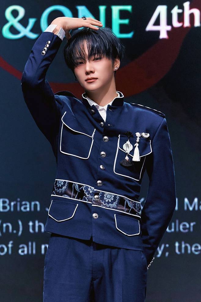 앰퍼샌드원 윤시윤. FNC엔터테인먼트 제공