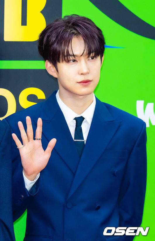 [OSEN=박준형 기자] 2025 멜론뮤직어워드(MMA2025)가 20일 오후 서울 고척스카이돔에서 진행됐다. 이날 행사에는 지드래곤(G-DRAGON), 박재범, 10CM, 지코, 엑소(EXO), 우즈(WOODZ), 제니(JENNIE), 에스파(aespa), 아이브(IVE), 한로로, 보이넥스트도어(BOYNEXTDOOR), 라이즈(RIIZE), 플레이 브(PLAVE), 엔시티 위시(NCT WISH), 아일릿(ILLIT), 하츠투하츠(Hearts2Hearts), 키키(Kiki), 올데 이 프로젝트(ALLDAY PROJECT), 아이딧(IDID), 알파드라이브원(ALPHA DRIVE ONE) 등 초호화 아티스트 라인업으로 꾸려졌다. 그룹 알파드라이브원 건우가 포즈를 취하고 있다. 2025.12.20 / soul1014@osen.co.kr