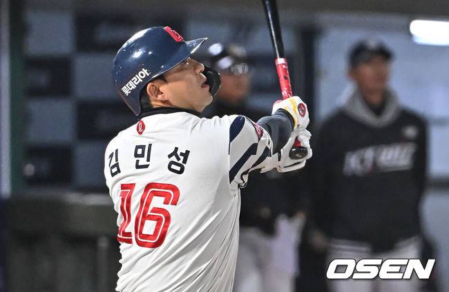 [OSEN=부산, 이석우 기자] 롯데 자이언츠 김민성 / foto0307@osen.co.kr