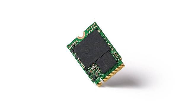 SK하이닉스의 321단 쿼드레벨셀(QLC) 기반 솔리드스테이트드라이브(SSD) ‘PQC21’. SK하이닉스