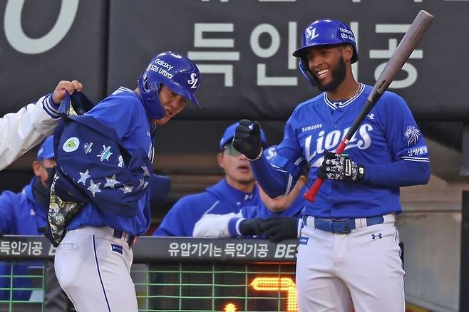 ▲ 왼쪽부터 류지혁, 르윈 디아즈 ⓒ삼성 라이온즈