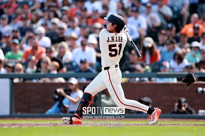 ▲ 이정후는 올 시즌 전체적인 타격 성적이 좋지 않아 현지 언론의 비판을 받고 있다