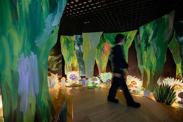 청문당 가정의달 특별기획 '선녀와 나무꾼, 숨겨진 비밀' 전시장 전경. 행복북구문화재단 제공