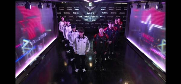 9일 서울 종로구 치지직 롤파크에서 열린 '2026 리그 오브 레전드 챔피언스 코리아' 정규 시즌 2경기 1세트에서 KT 롤스터가 후반 집중력과 운영에서 앞서며 난전을 뒤집고 짜릿한 역전승으로 1세트를 가져갔다. (KT 롤스터 & 농심 레드포스=1:0). /사진=네이버 치지직 라이브영상 캡처