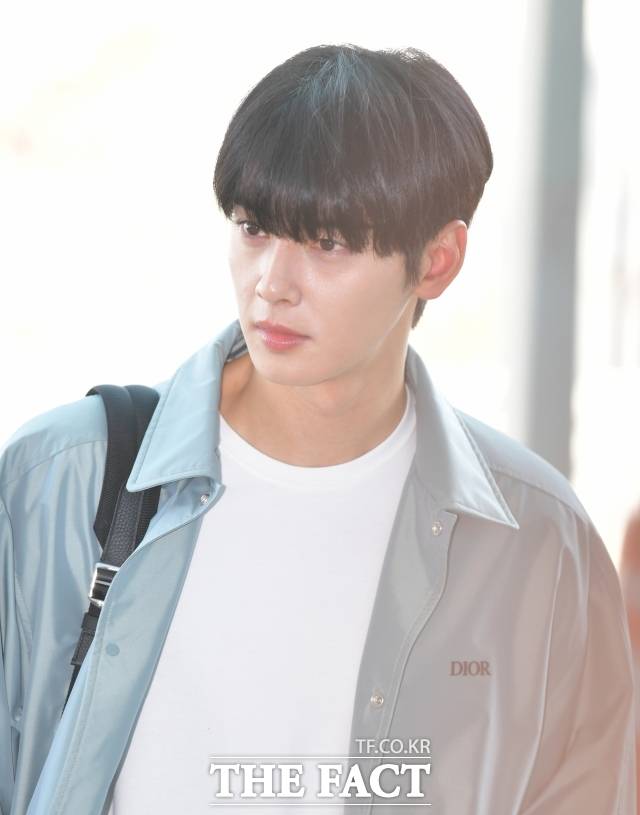 그룹 아스트로 멤버이자 배우, 차은우가 약 200억 원에 달하는 추징금을 전액 납부하고, 소속사 판타지오는 관리 책임을 인정하며 공식 사과했다. /박헌우 기자