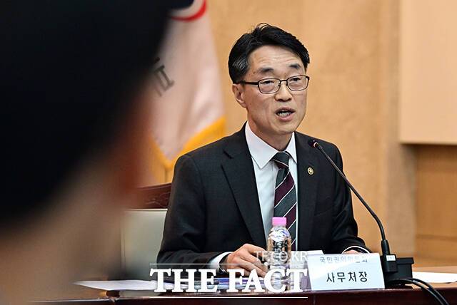 한삼석 국민권익위원회 부위원장 겸 사무처장이 9일 오후 서울 종로구 정부서울청사에서 열린 비긴급 상담번호 연계·통합을 위한 지자체 실무협의회에 참석해 모두발언을 하고 있다. /임영무 기자