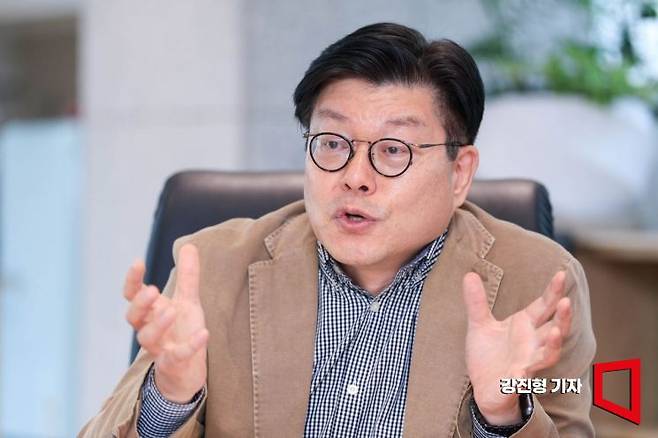전재성 동아시아연구원 원장이 6일 서울 종로구 동아시아연구원에서 인터뷰 하고 있다. 강진형 기자