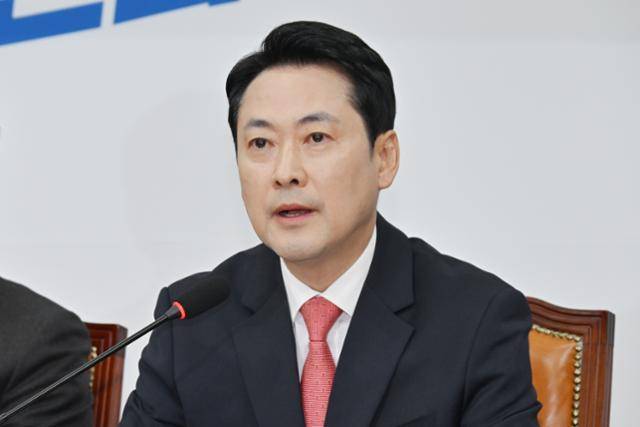 장동혁 국민의힘 대표가 9일 국회에서 열린 최고위원회의에 참석해 모두발언을 하고 있다. 민경석 기자