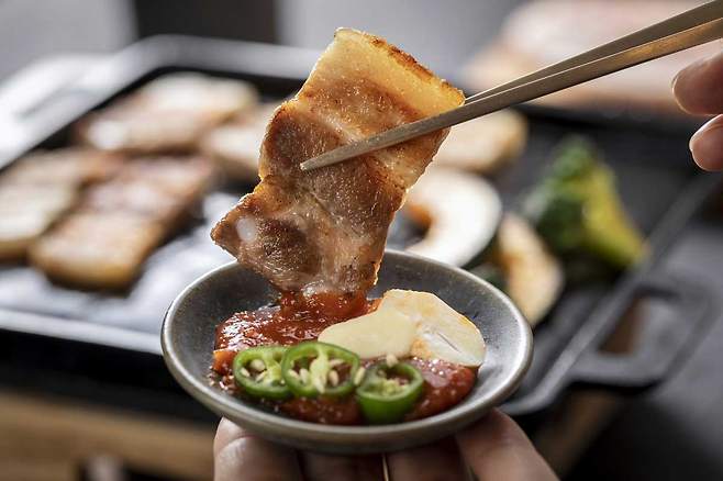 농림축산식품부에 따르면 소비자 부담을 완화하기 위해 이달 중 돼지고기 공급 가격을 인하할 예정이다. 인하 대상은 뒷다리살, 삼겹살, 목살 등 주요 부위다./사진=클립아트코리아