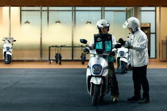 우아한청년들이 시범 운영 중인 라이더 앱 '로드러너'의 사전 스케줄 신청 기능을 미적용하기로 했다. [사진=우아한청년들]