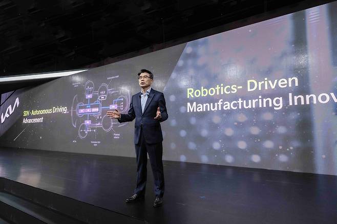 송호성 기아 사장이 9일 서울 신라호텔에서 열린 ‘2026 CEO 인베스터 데이)’에서 발언을 하고 있다. [기아 제공]