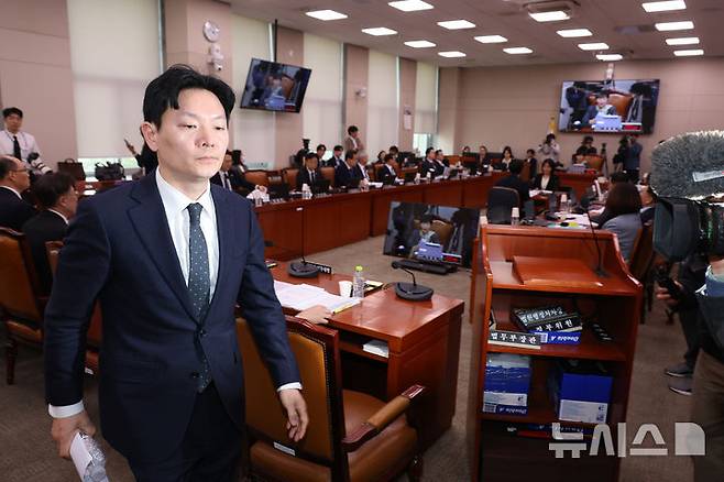 [서울=뉴시스] 고승민 기자 = 쌍방울 대북송금 사건 도중 수원지검이 이화영 전 경기도 평화부지사에게 진술 회유를 시도했다는 논란이 다시 불붙고 있다. 사진은 박상용 인천지검 부부장검사. 2026.04.09. kkssmm99@newsis.com