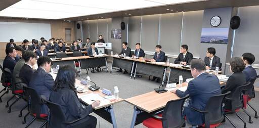 지난 1일 대구시청 산격청사에서 ‘서구 지역 악취저감’ 추진상황 관련 시정 주요 현안 점검보고회가 열리고 있다. 대구시 제공